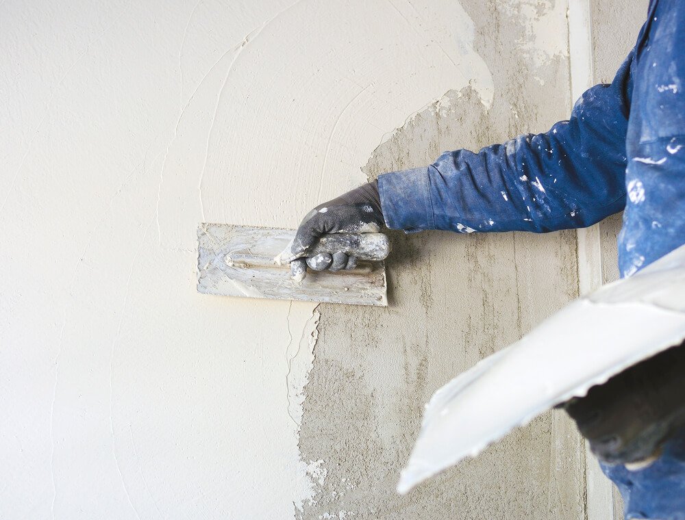 What is the Difference between Plaster and Render?